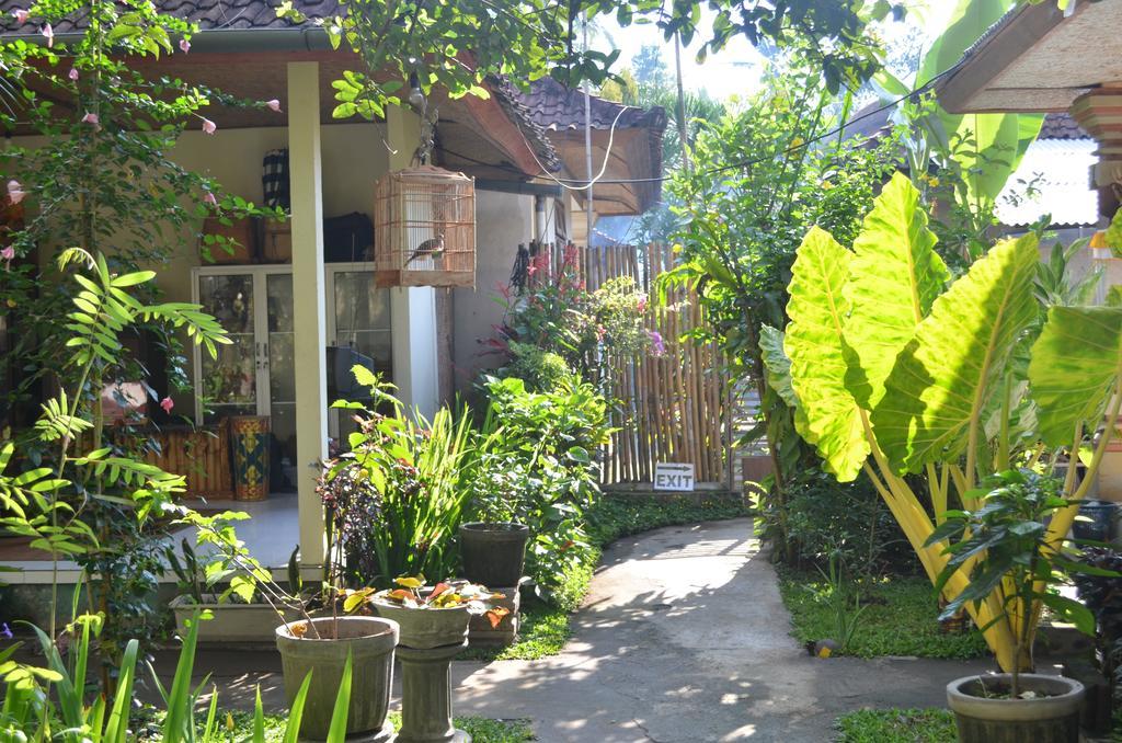 Wijaya Guest House Ubud Buitenkant foto